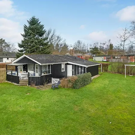 Stunning In Sydals W/ 3 Bedrooms Holiday home *