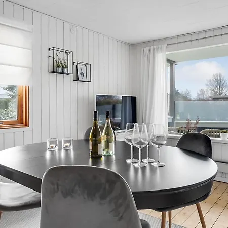Stunning In Sydals W/ 3 Bedrooms Holiday home *